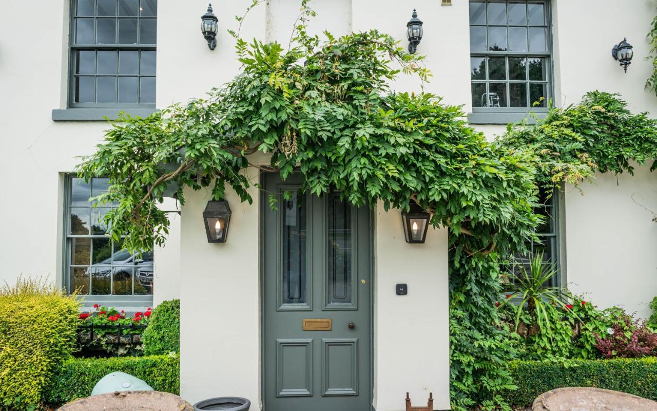 The Vicarage Hotel Холмс Чапел Екстериор снимка