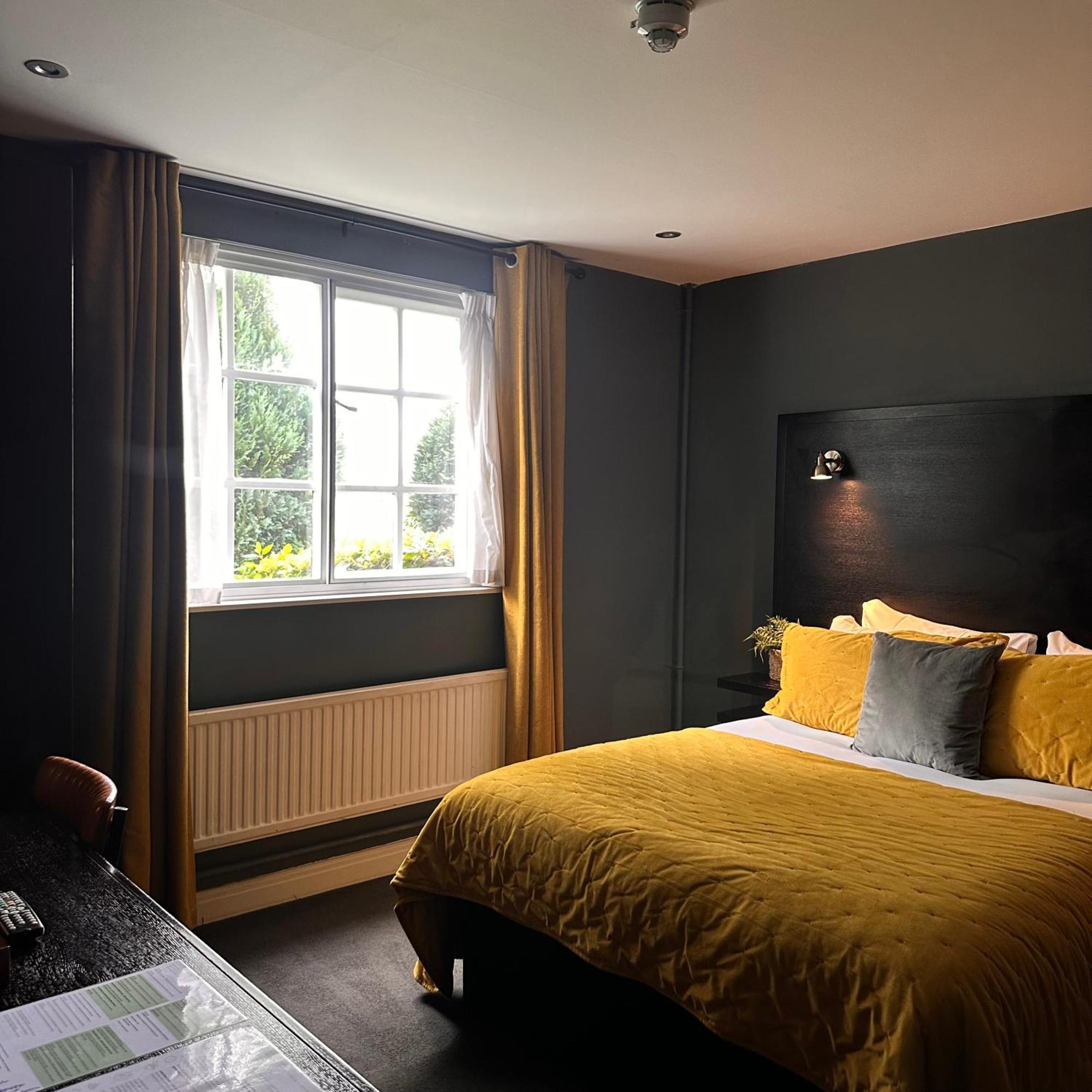 The Vicarage Hotel Холмс Чапел Екстериор снимка