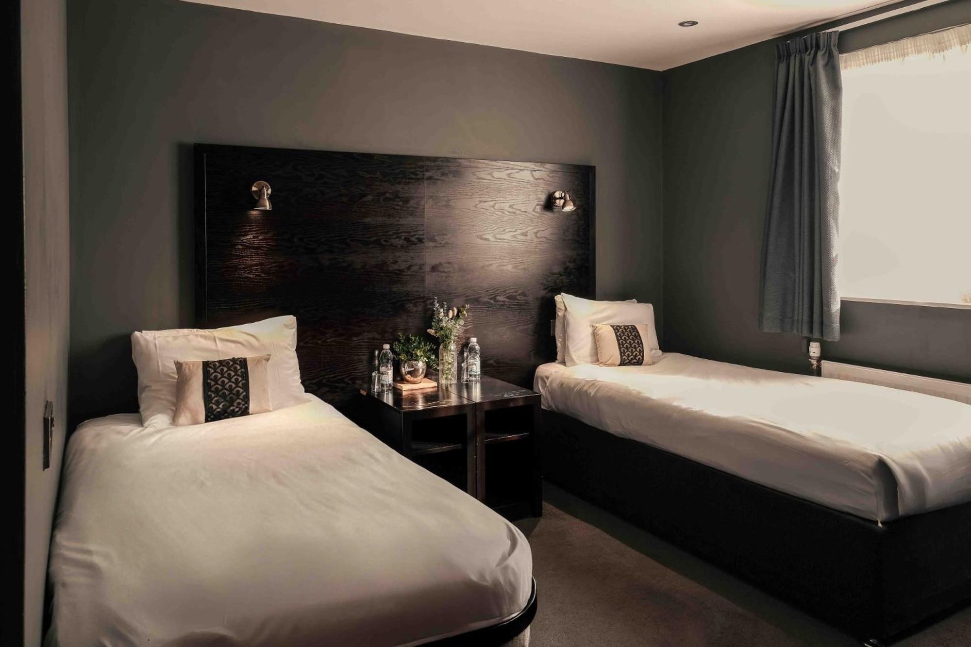The Vicarage Hotel Холмс Чапел Екстериор снимка
