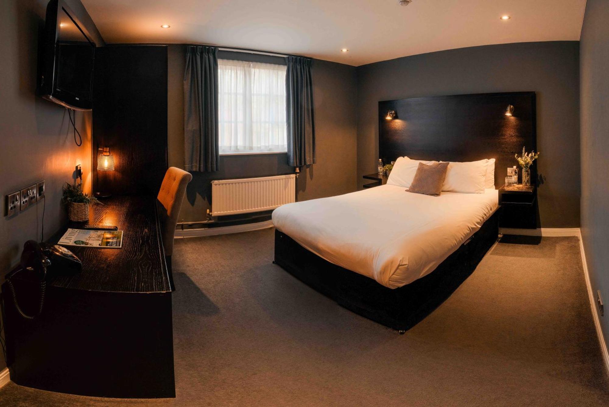 The Vicarage Hotel Холмс Чапел Екстериор снимка