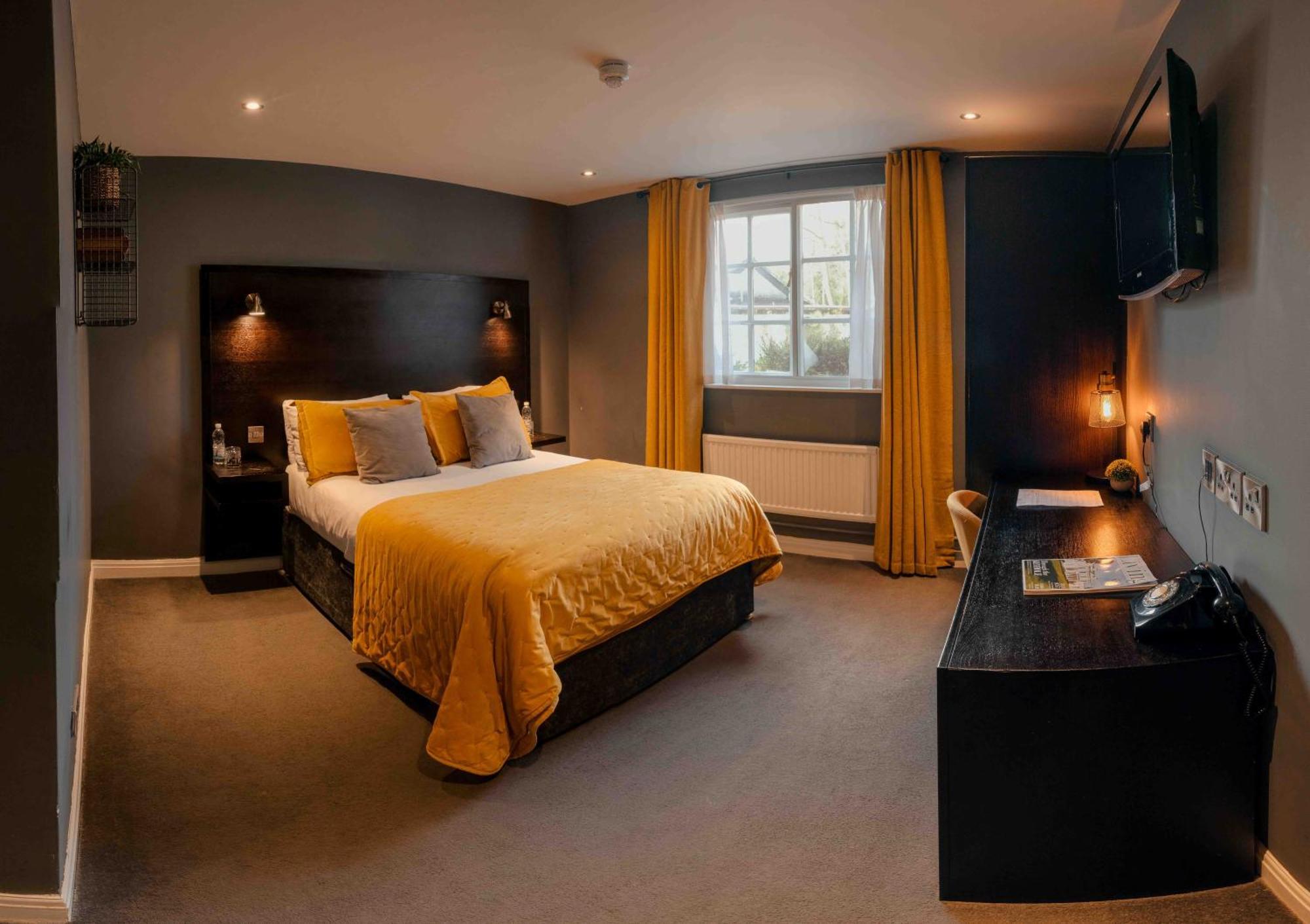 The Vicarage Hotel Холмс Чапел Екстериор снимка