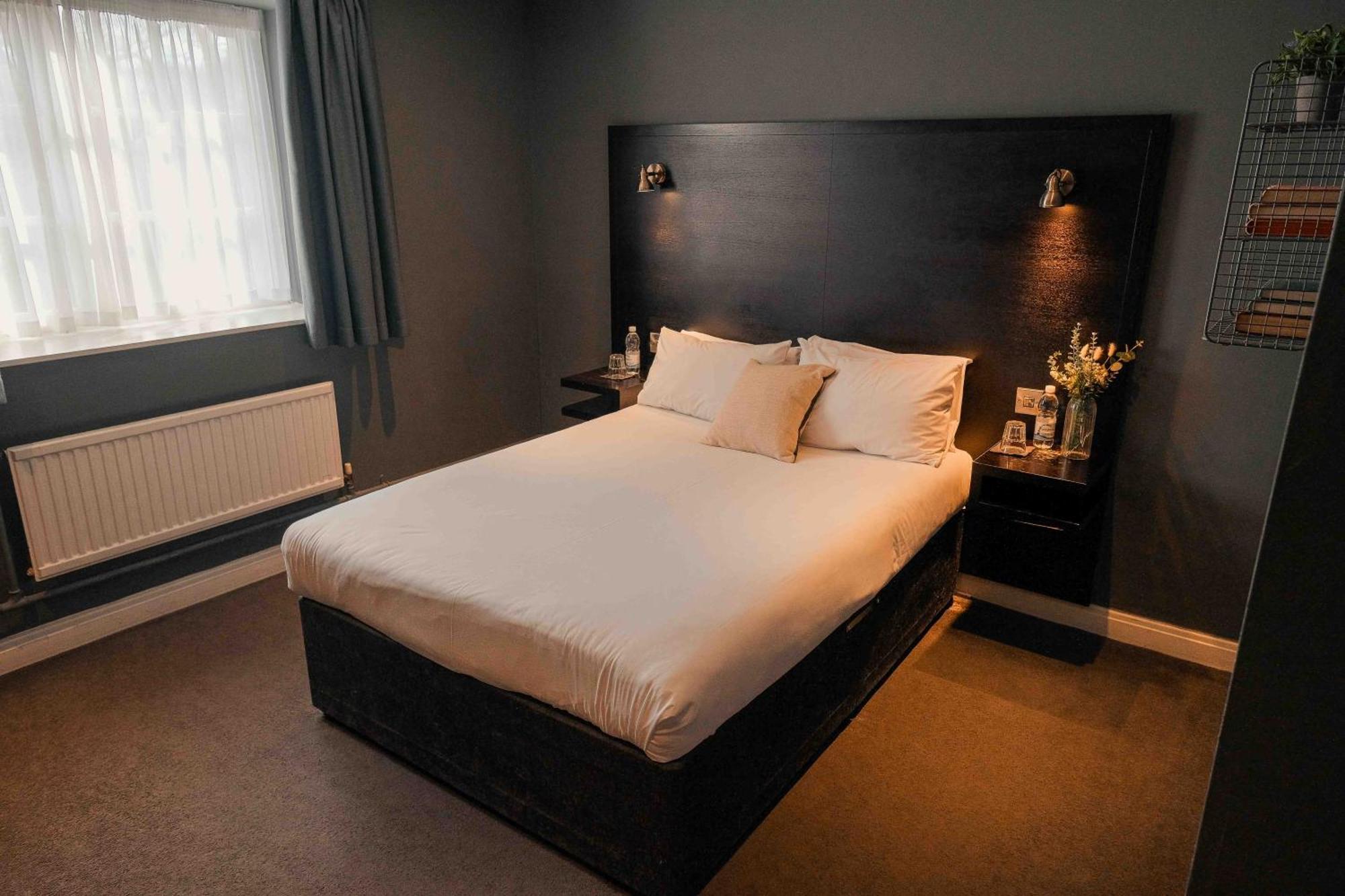 The Vicarage Hotel Холмс Чапел Екстериор снимка