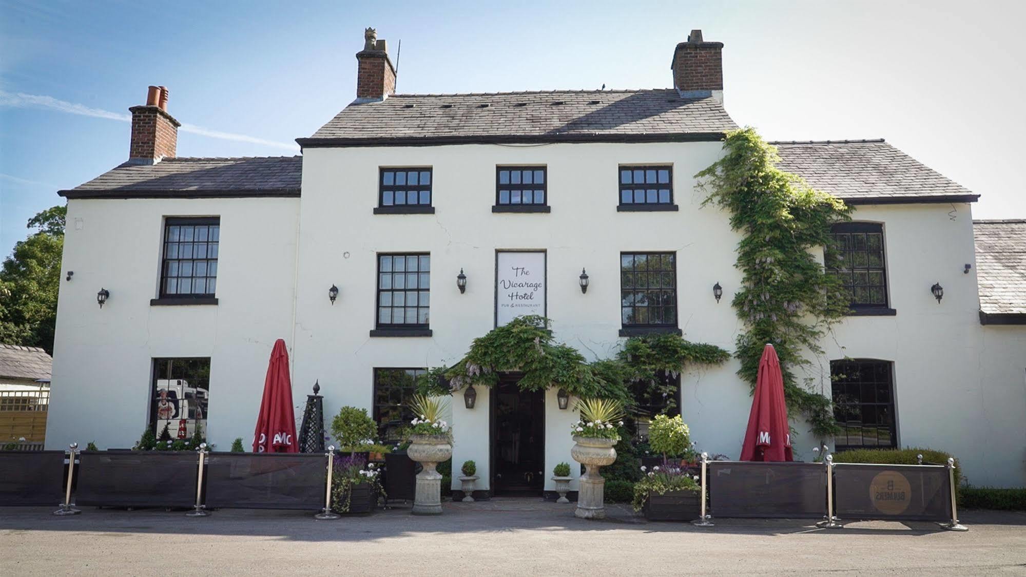 The Vicarage Hotel Холмс Чапел Екстериор снимка