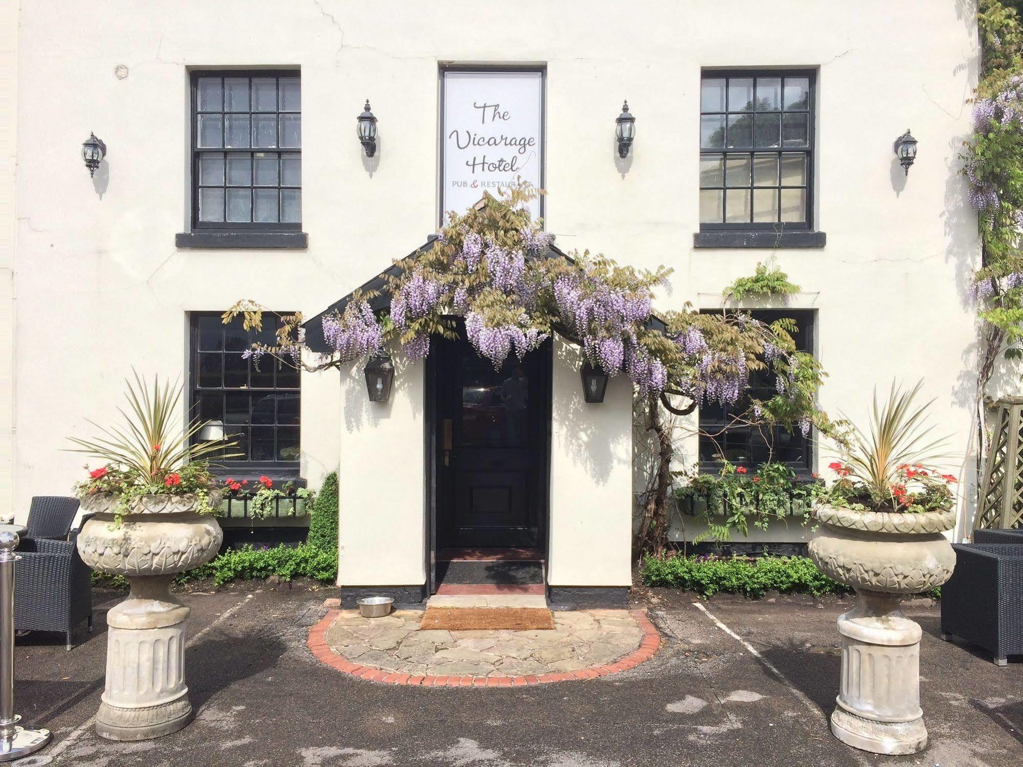 The Vicarage Hotel Холмс Чапел Екстериор снимка
